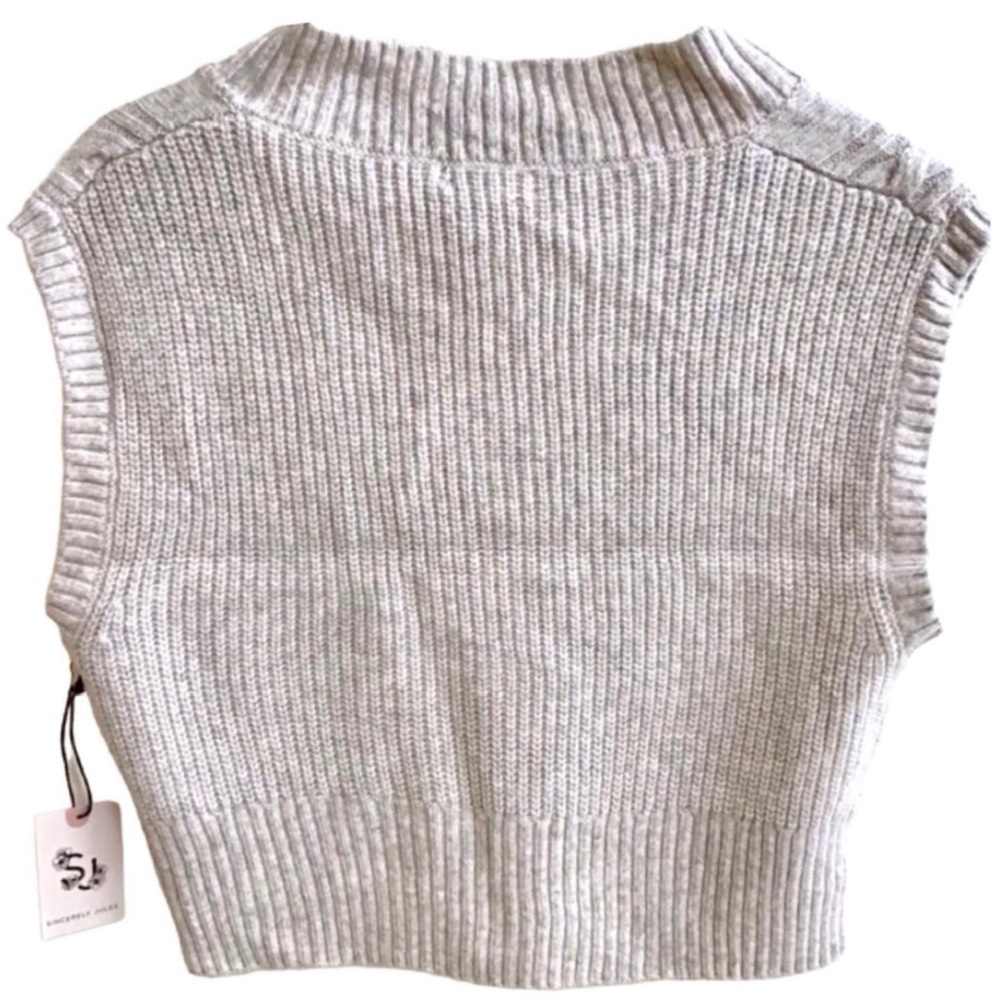 Sincerely Jules V-Neck Cable Knit Crop Vest (NWT) (Size: XS) - Picture 4 of 10